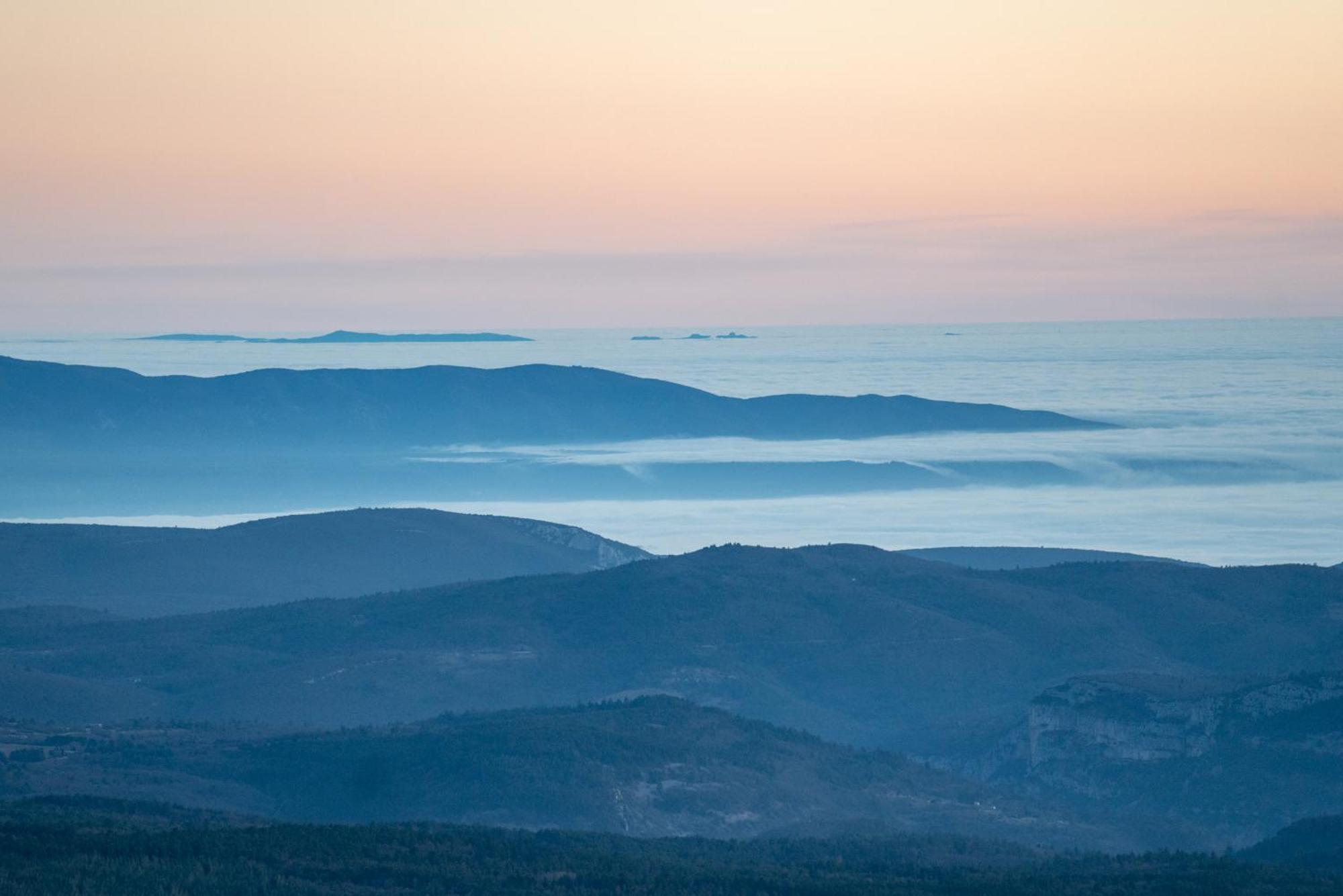 Les Terrasses De Cascavelle Villa Blauvac Luaran gambar